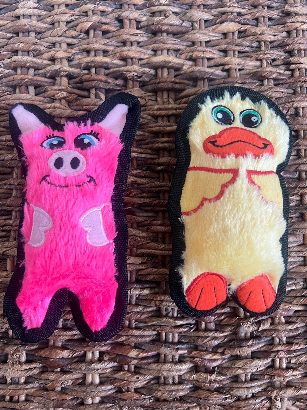 Plush Small Pet Toy Duo – Squeaky Pink Pig & Yellow Duck